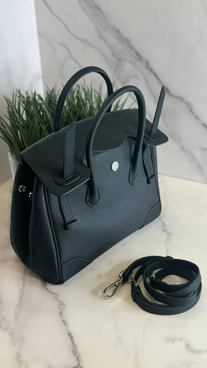 Evina Blackwood Carry