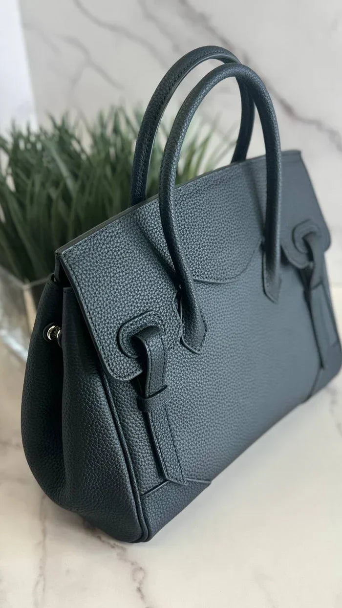 Evina Blackwood Carry