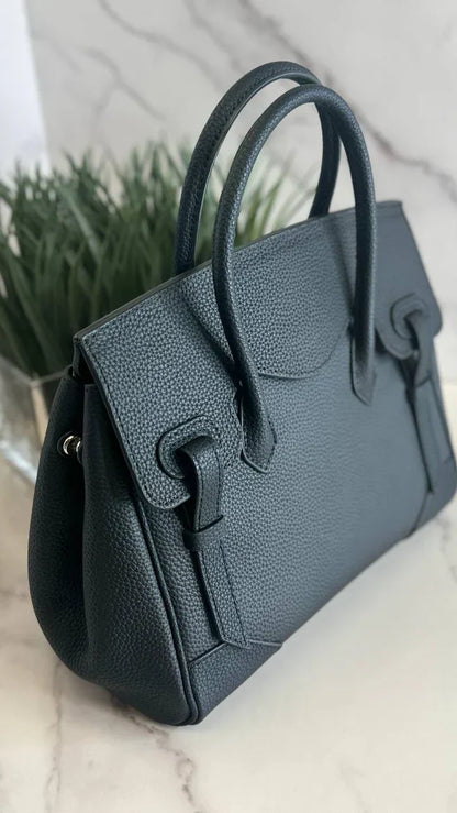 Evina Blackwood Carry